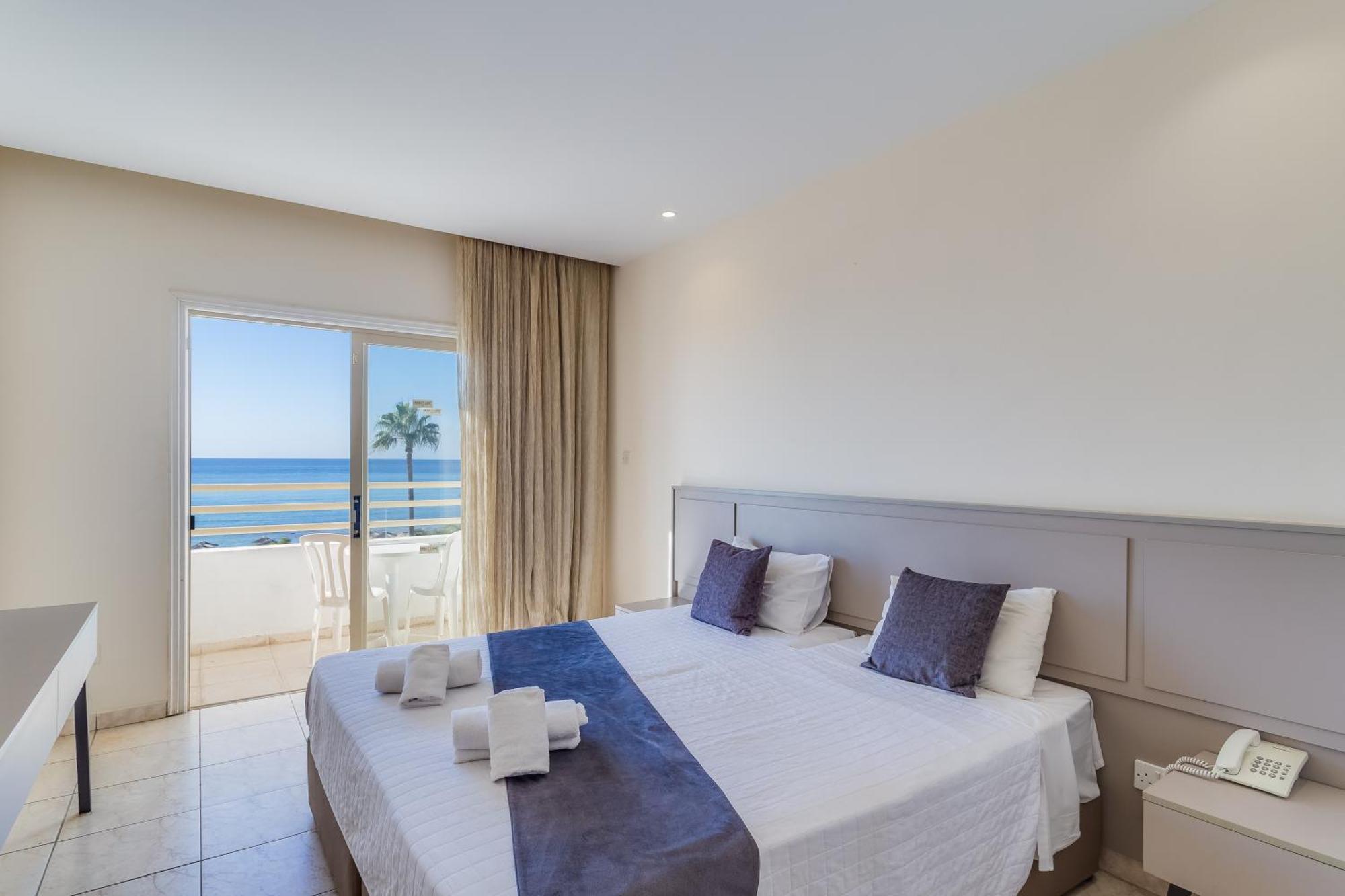 Piere - Anne Beach Hotel Aya Napa Dış mekan fotoğraf