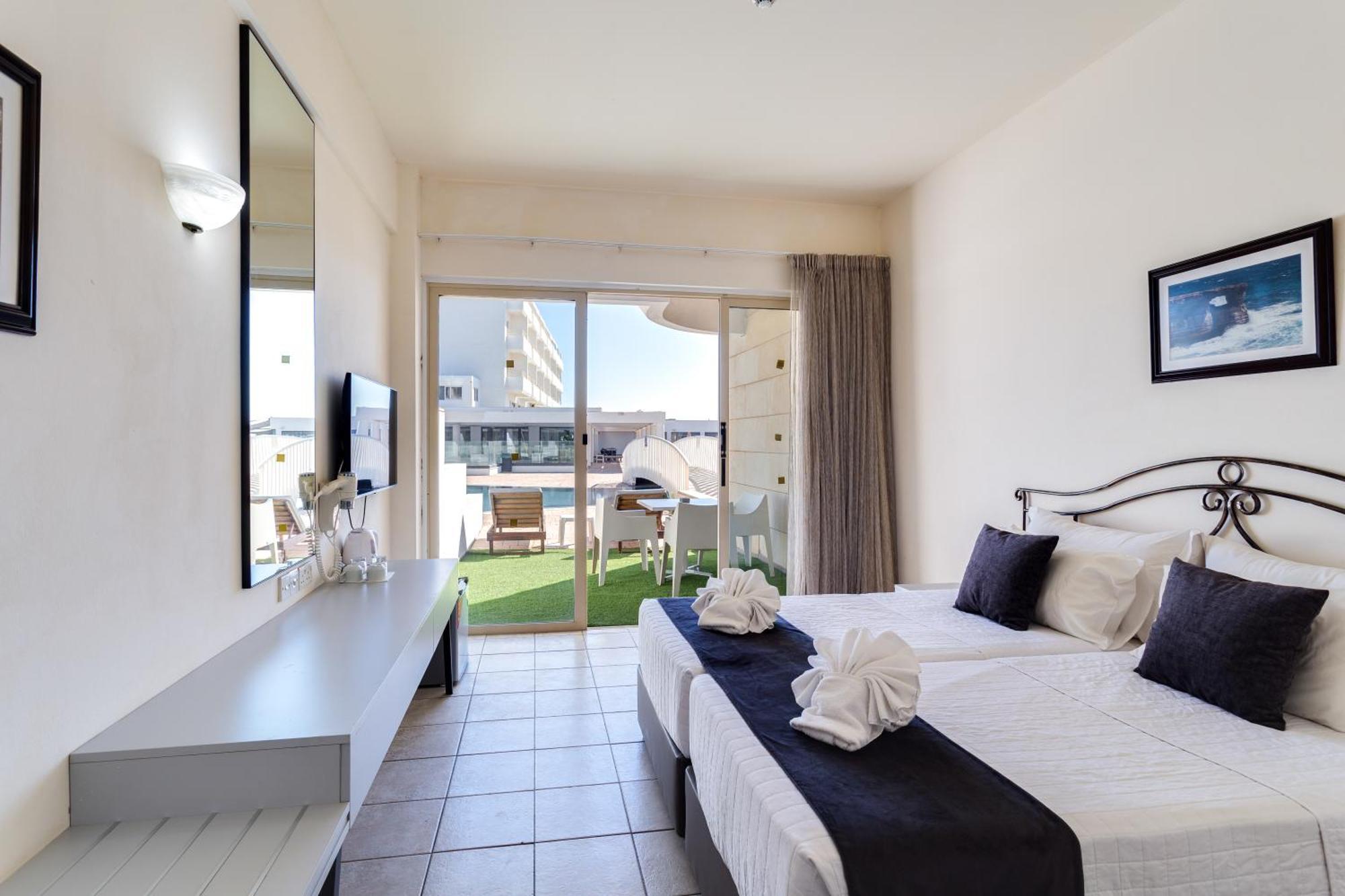 Piere - Anne Beach Hotel Aya Napa Dış mekan fotoğraf