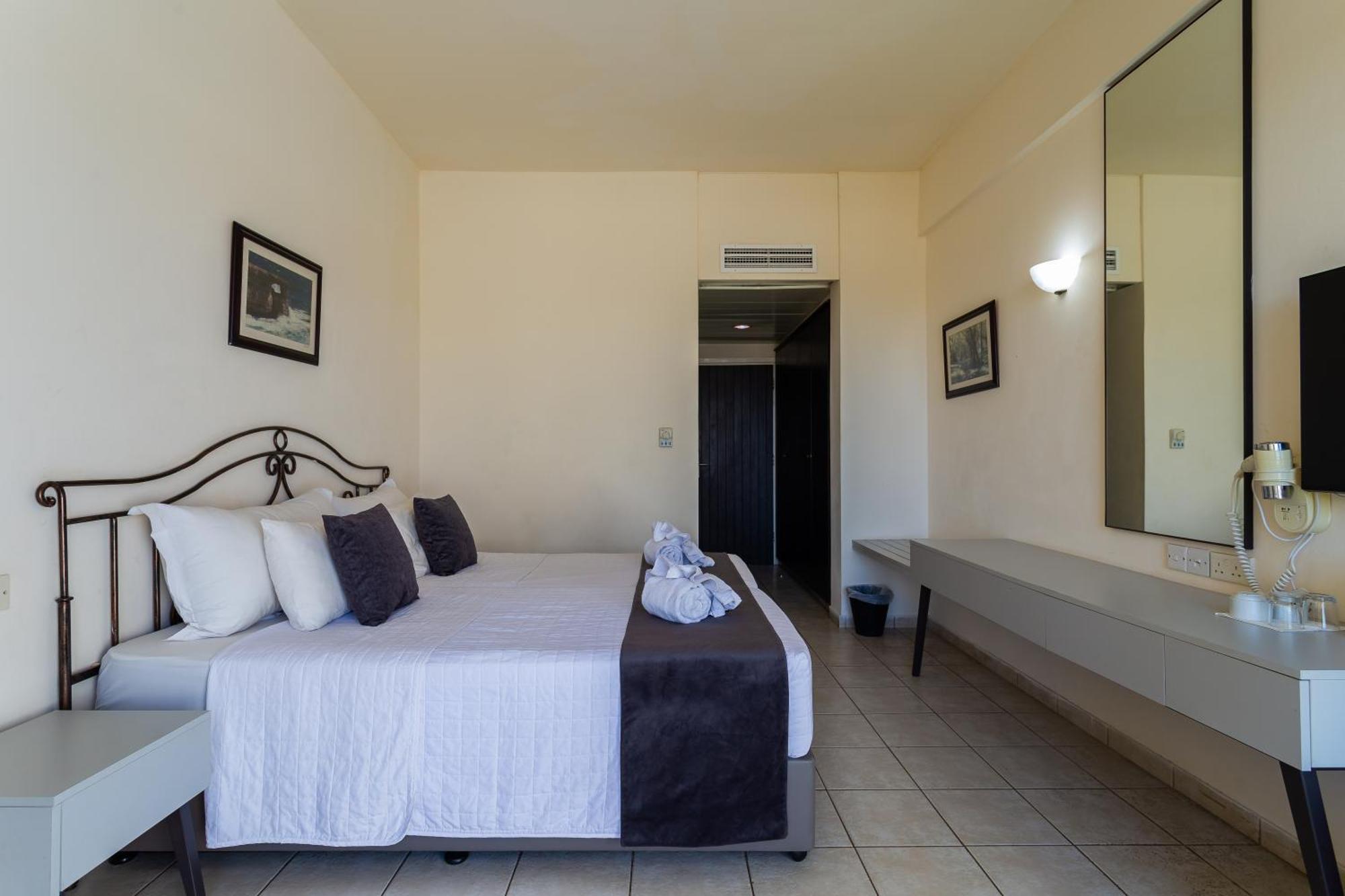 Piere - Anne Beach Hotel Aya Napa Dış mekan fotoğraf
