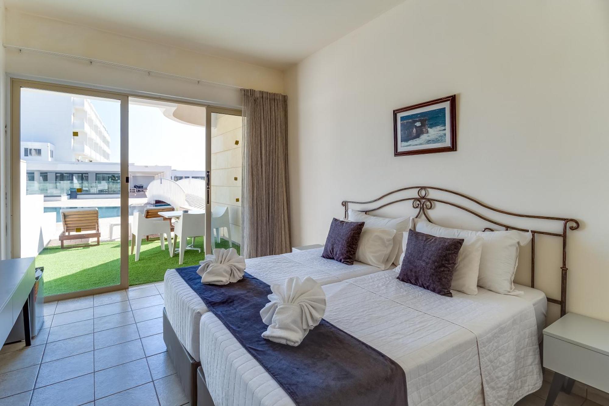 Piere - Anne Beach Hotel Aya Napa Dış mekan fotoğraf
